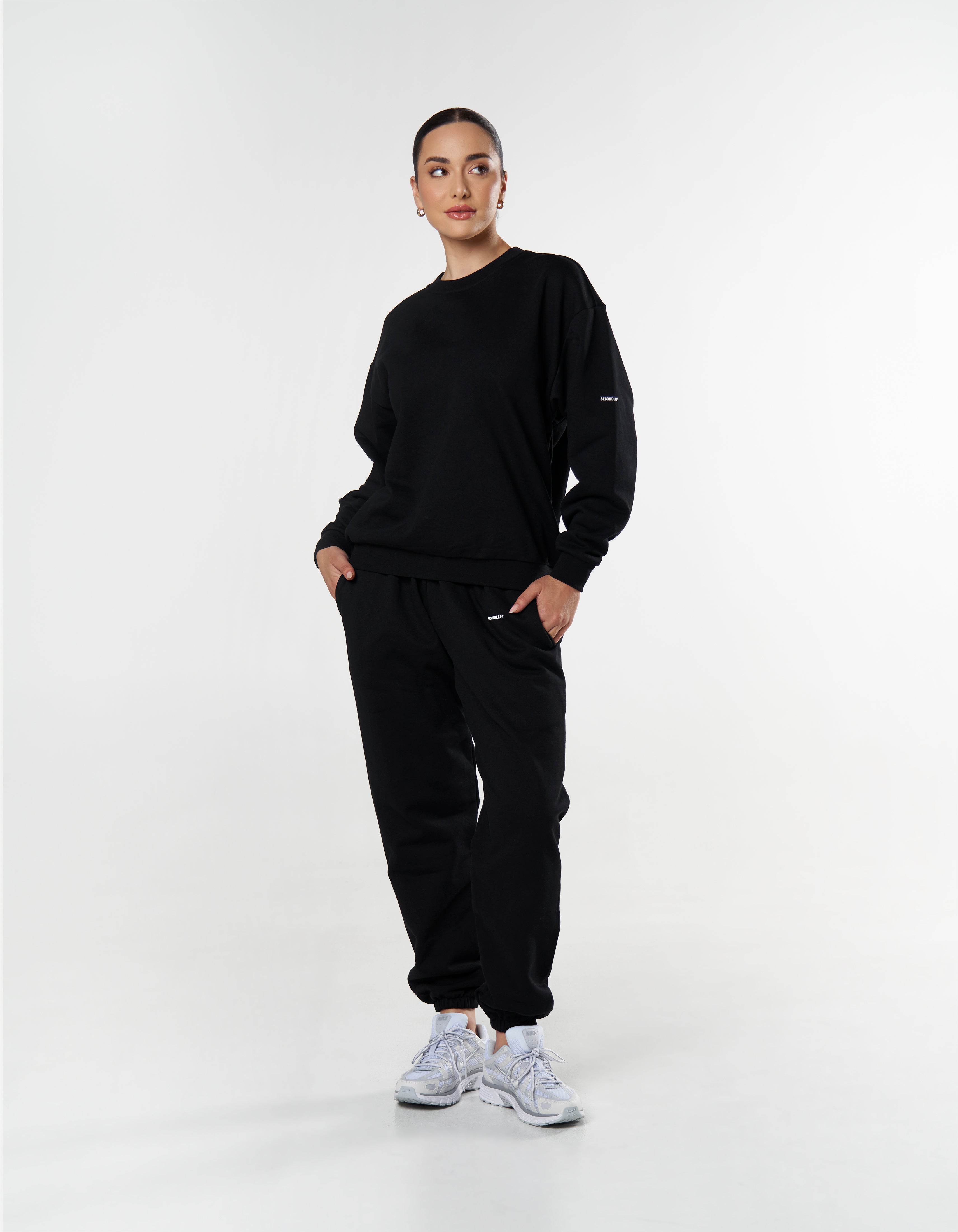 essential-jogger-black