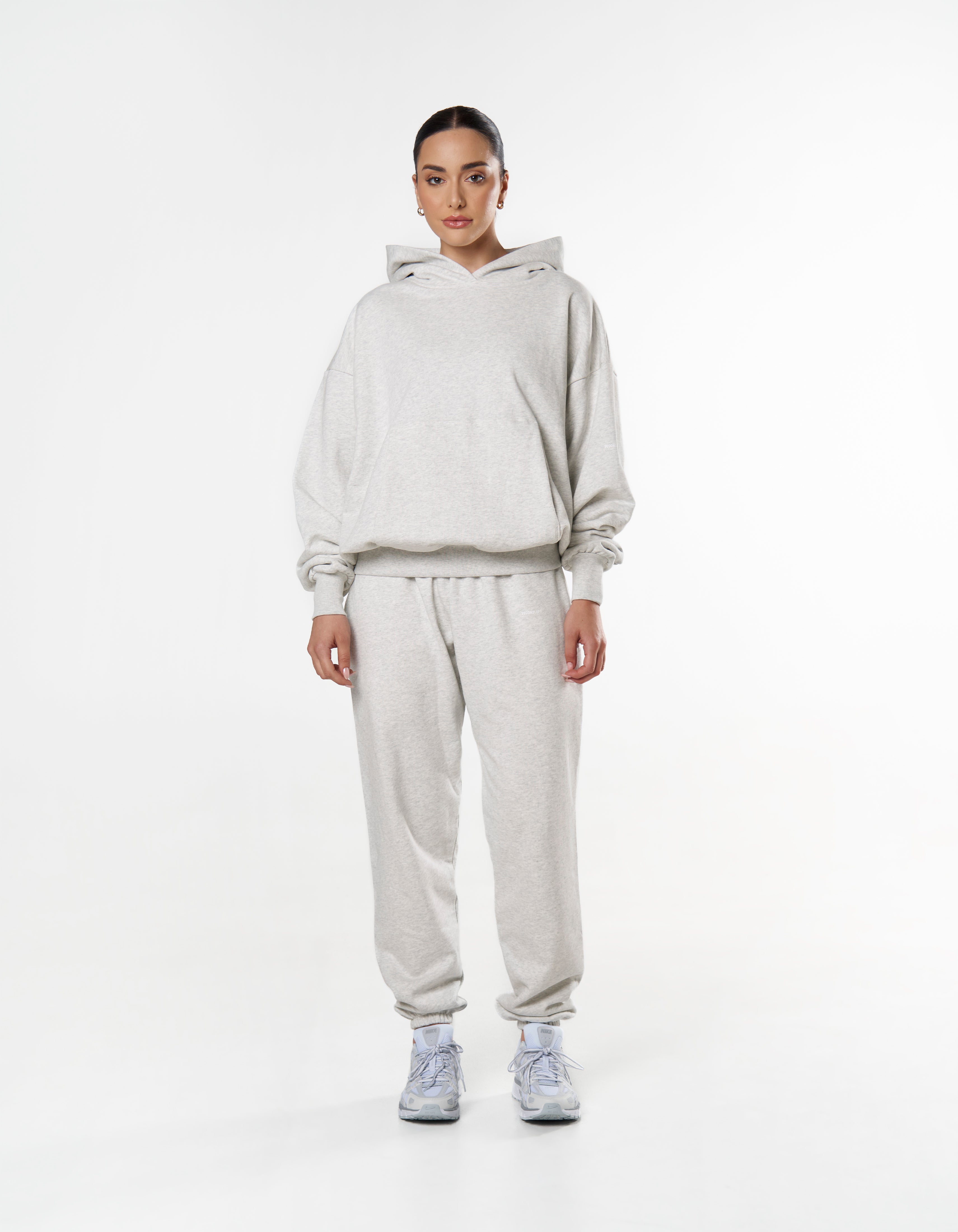 essential-jogger-grey-marle