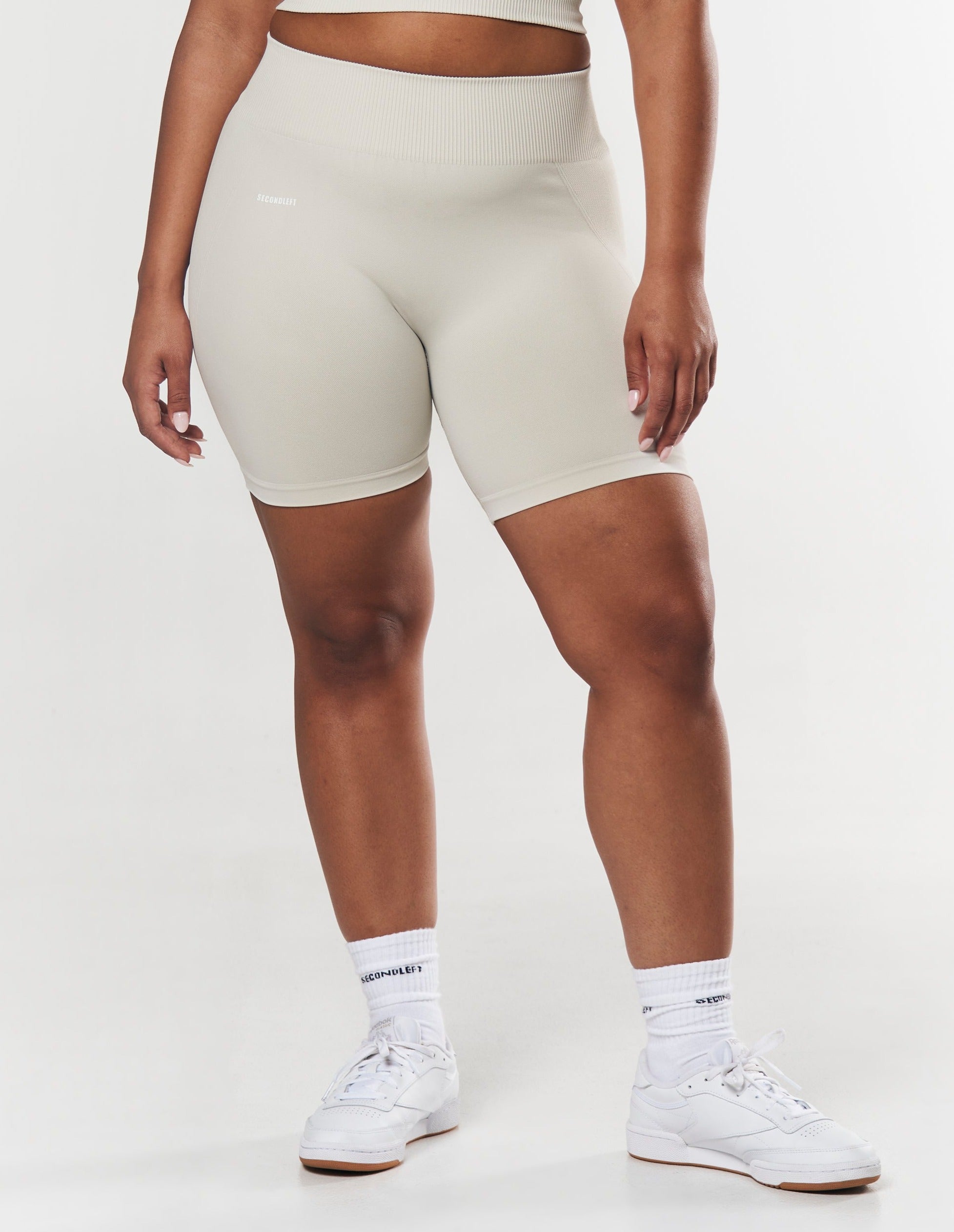 seamless-midi-biker-shorts-dove